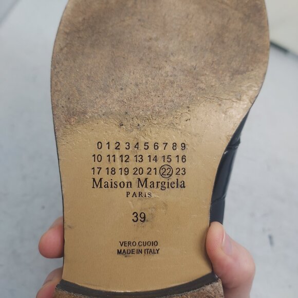 Maison Martin Margiela WOMENS Patent Black Split Toe Loafer - Picture 5 of 13